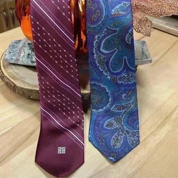 Givenchy Gentlemen’s Paris ties. - Picture 6 of 11